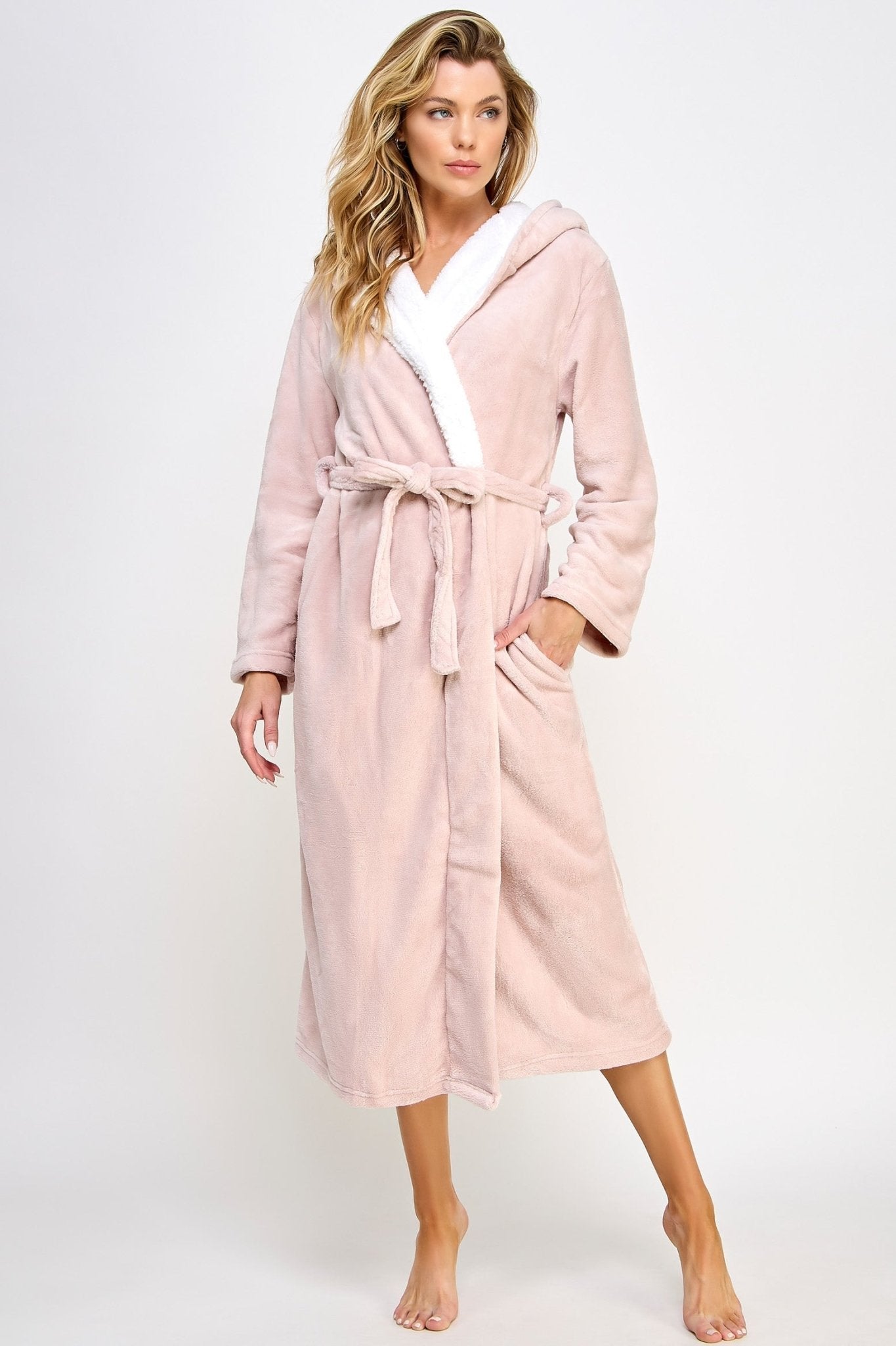 BeWicked Women's Janette Robe 1818